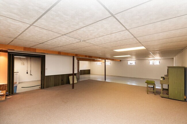 Building Photo - Beautiful 4 Bedroom 3 Bathroom South County Home