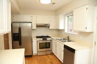Building Photo - 396 Wynridge Ln