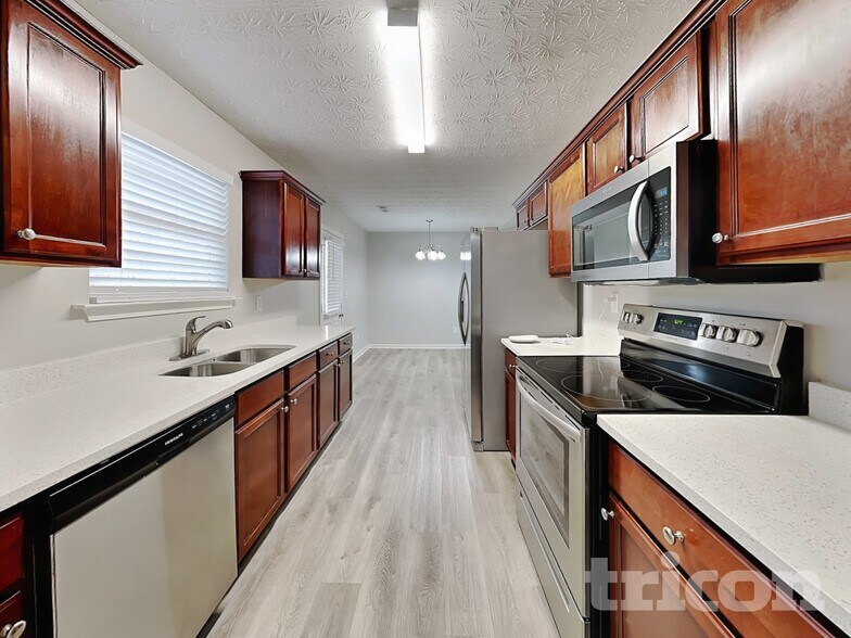 Building Photo - 60 Camden Pl