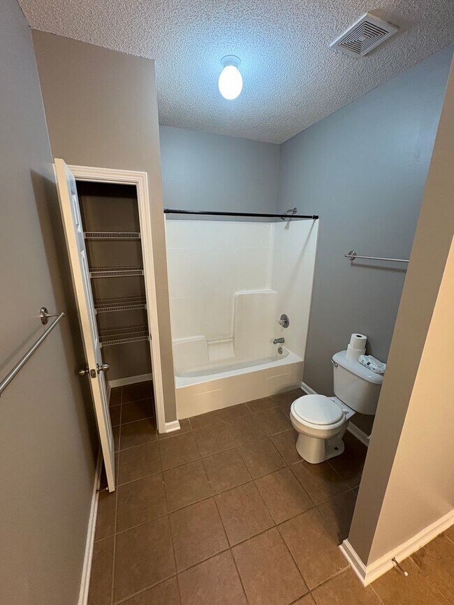 Building Photo - 218 Wakefield Way