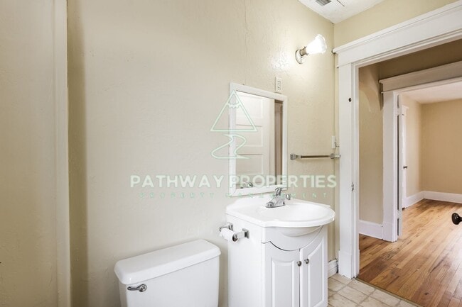 Building Photo - 318 S 1200 E