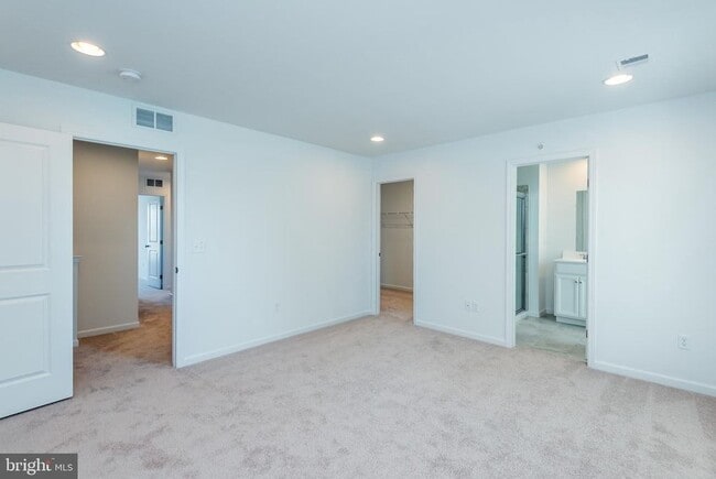 Building Photo - 3221 Ruth Way