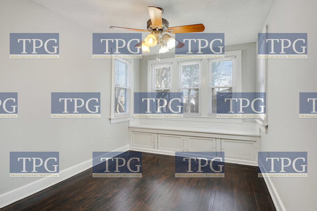 Building Photo - 573 S Crescent Ave