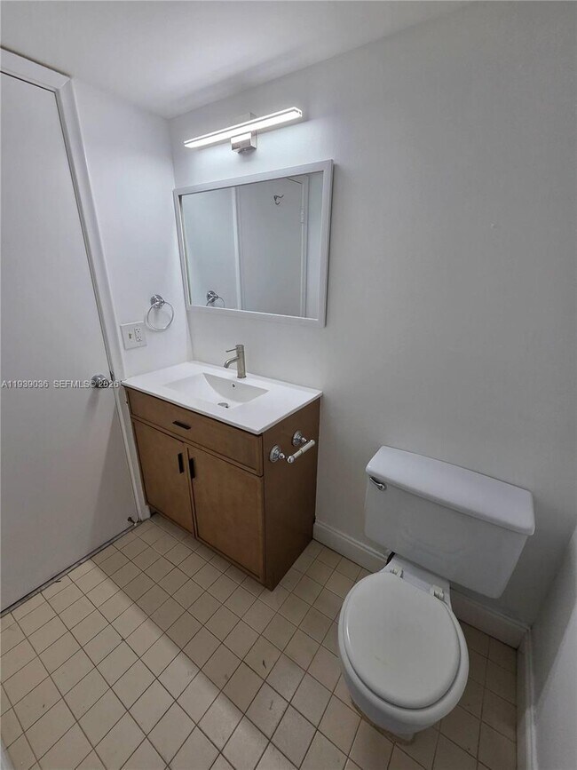 Building Photo - 20840 San Simeon Way