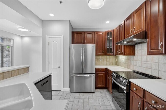 Building Photo - 500 North and South Rd