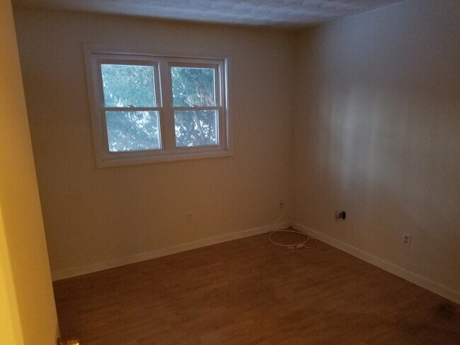 Building Photo - 19 Muriel Rd