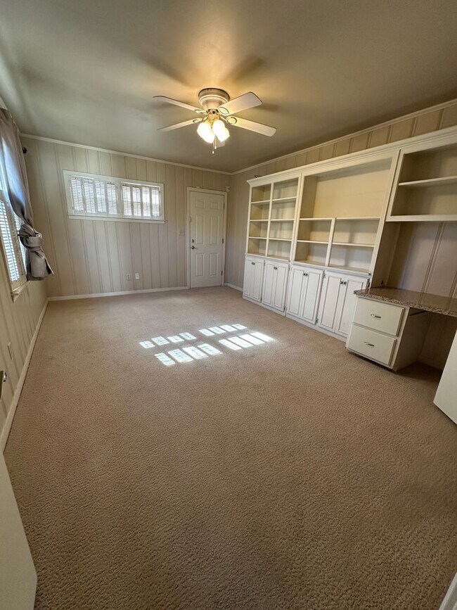 Building Photo - Spacious 3/2 in Tech Terrace w/ option to ...