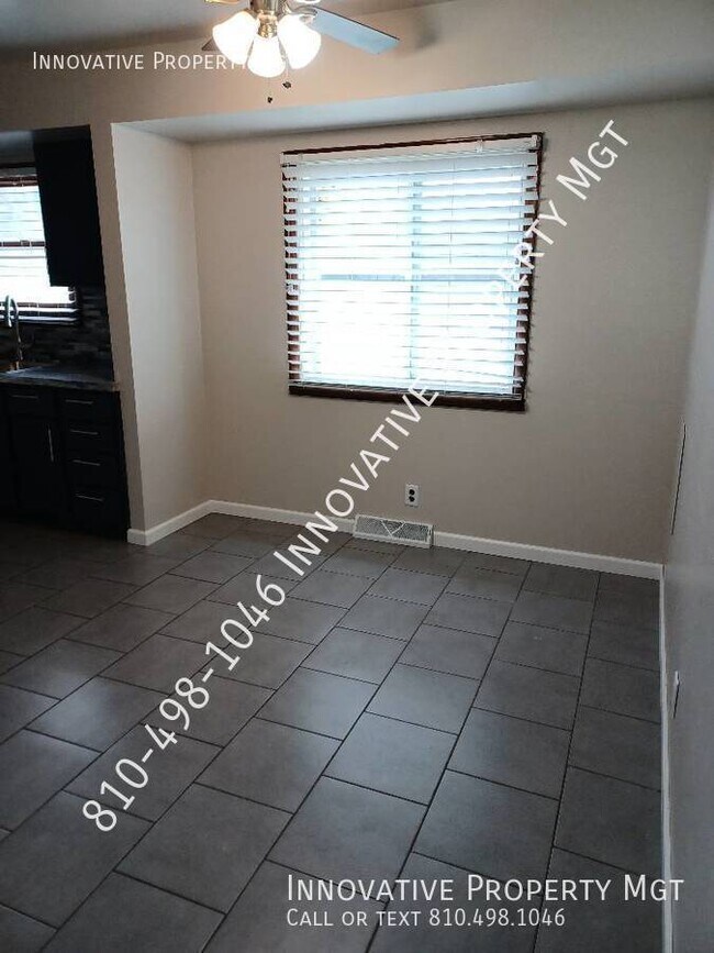 Building Photo - 3 bedroom 1 bath spacious home! newly reno...