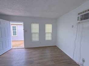 Building Photo - Spacious 1 Bedroom Apartment in Lubbock!