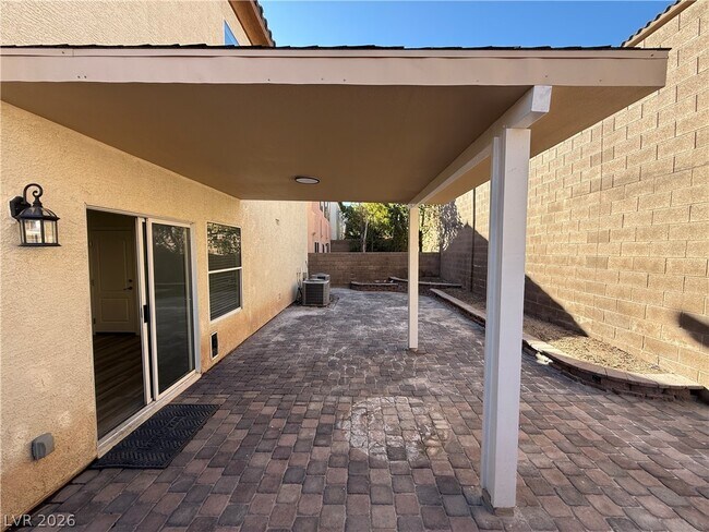 Building Photo - 5568 Jelsma Ave