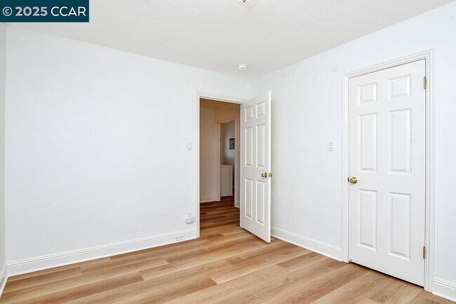 Building Photo - 1830 Pine St