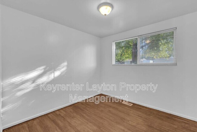 Building Photo - 775 N Diamond St