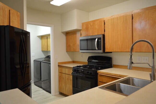 Building Photo - 1950 NE Derek Dr