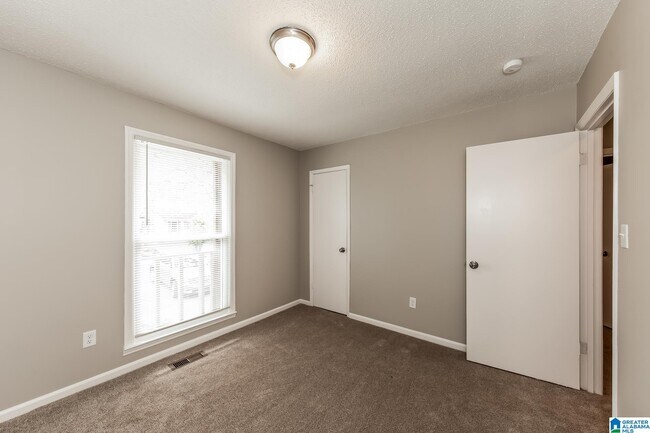 Building Photo - 1626 Mardis Dr