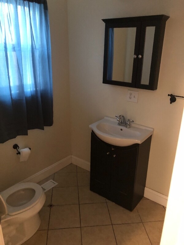 Building Photo - 1534 3rd Ave