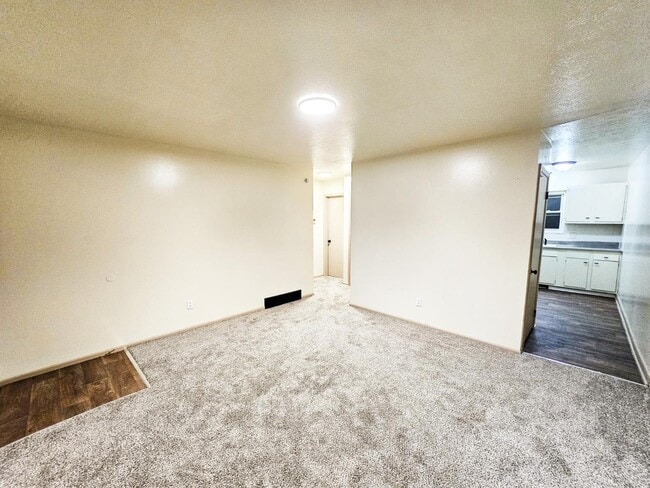 Building Photo - 241 Cluster Ave