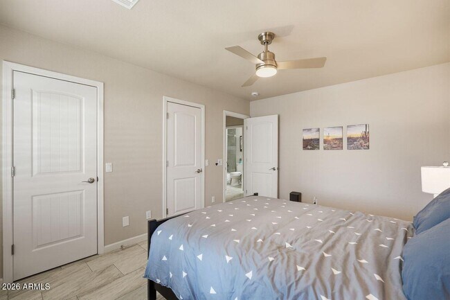 Building Photo - 24950 S Lakewood Dr