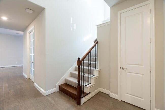 Building Photo - 6350 Culverdale Ln