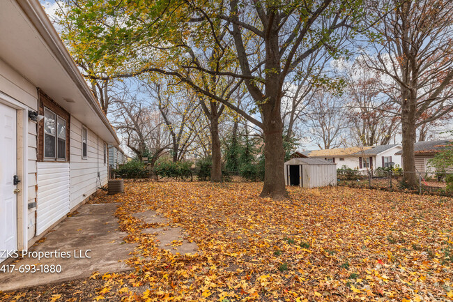 Fenced Backyard - 2224 W Bodeb St