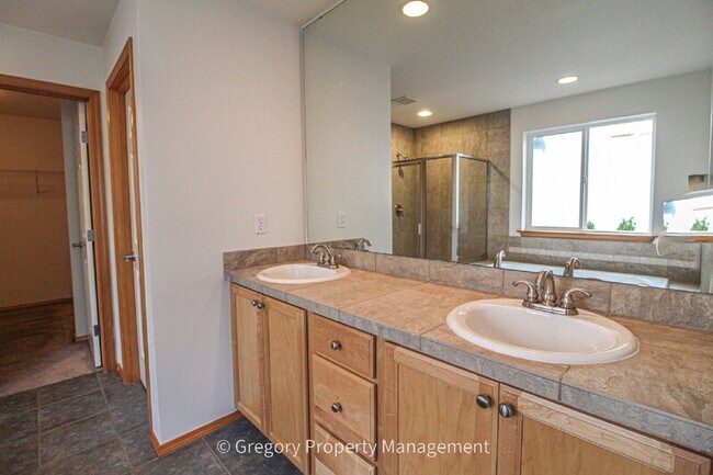 Building Photo - 12920 NE 203rd Ct