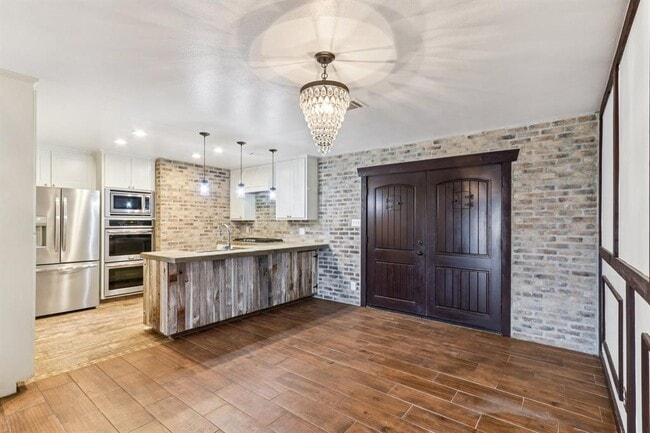 Building Photo - 24369 Bingham Creek Rd