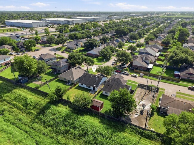 Building Photo - 15738 Boonridge Rd