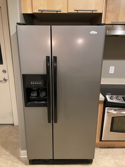 Building Photo - 725 S 200 W