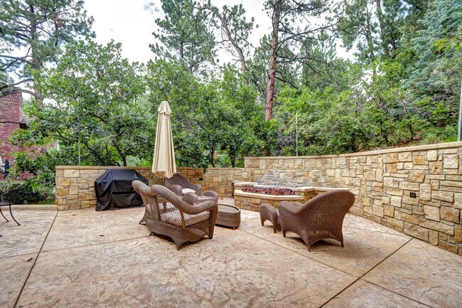 Building Photo - Castle Pines Village Custom Home for lease.