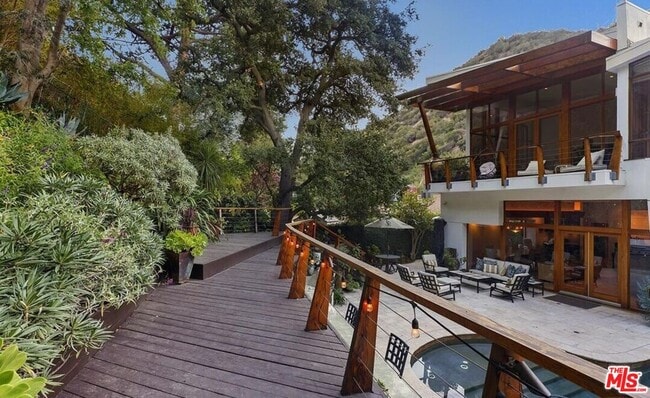 Building Photo - 3600 Mandeville Canyon Rd