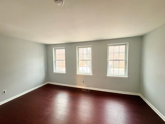 Building Photo - Beautifully Renovated 2-Bedroom Home in Baltimore, MD!