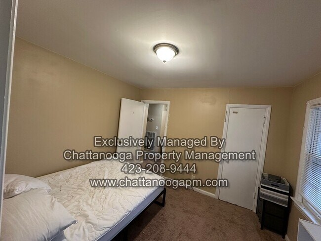 Building Photo - 1003 Floyd Dr