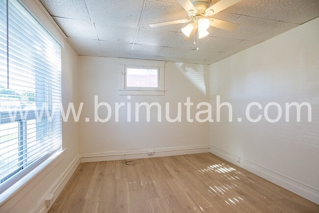 Building Photo - 273-275 S. 400 E. - 1