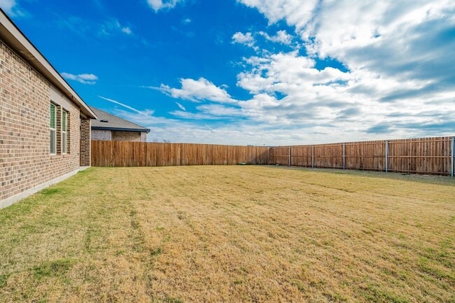 Building Photo - 2110 Thornton Dr