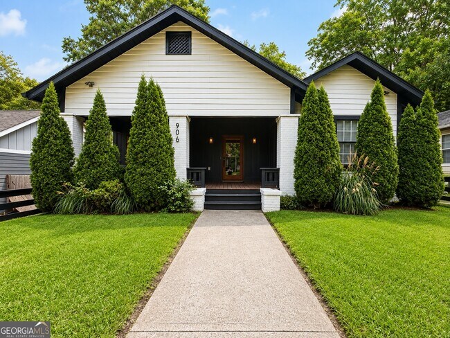 Building Photo - 906 Westmont Rd SW