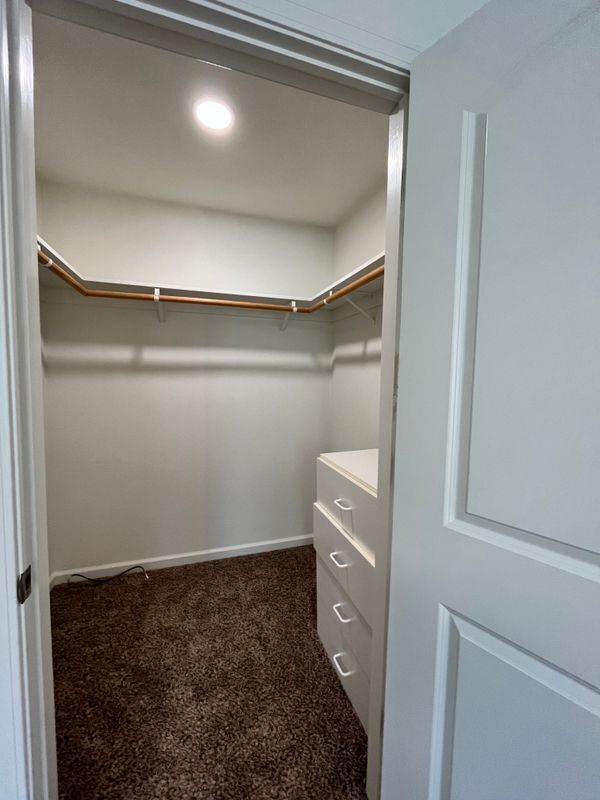 Building Photo - 3685 Fairway Dr