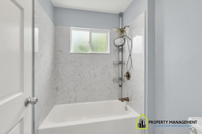 Building Photo - Charming 3-Bed Oasis with 2 Full Baths in Sacramento's Serene Pocket Neighborhood