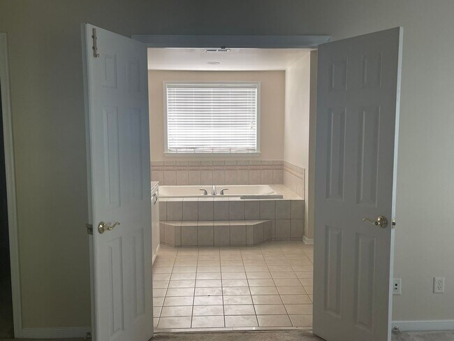 Building Photo - 13347 Chesapeake Pl