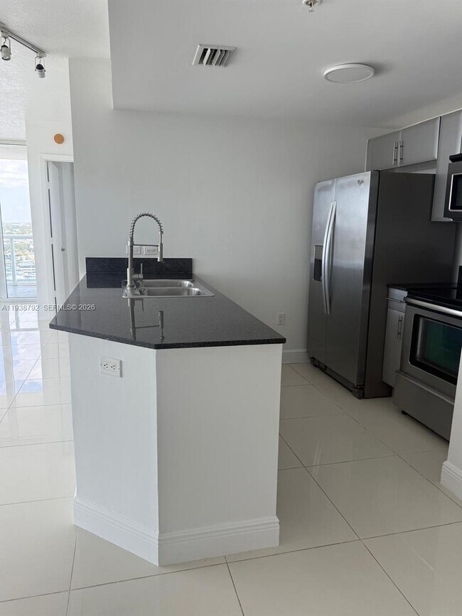 Building Photo - 1871 NW S River Dr