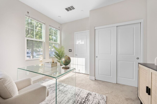 Building Photo - 5Bed/3Ba Home in Quiet Hayward Community w...