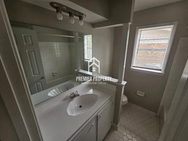 Building Photo - 6149 Raintree Dr