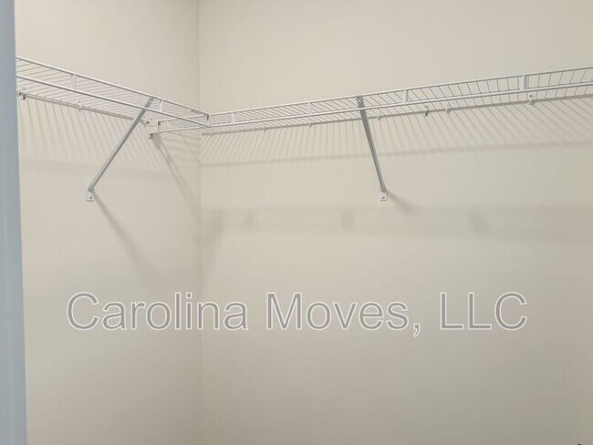 Building Photo - 1431 Darrowby Way