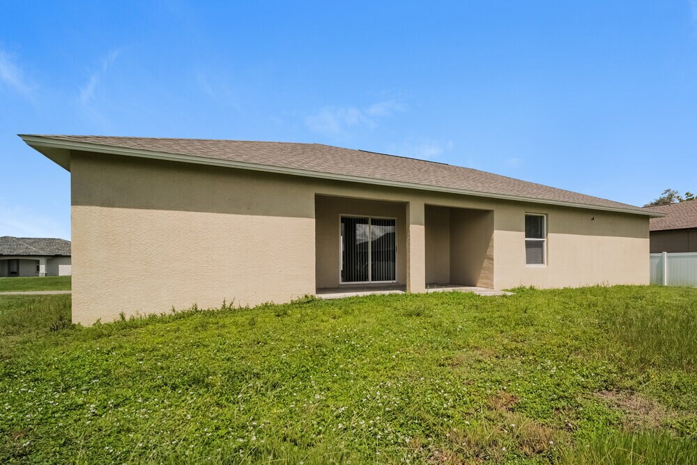Building Photo - 218 SW 11th Ave