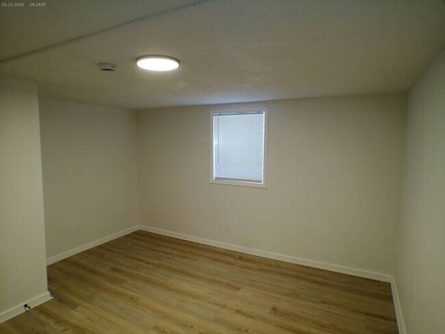 Building Photo - Cozy 3 bedrooms and 1 bath in a corner lot off Blue Ridge Blvd and U.S. Hwy 71 at Grandview, MO
