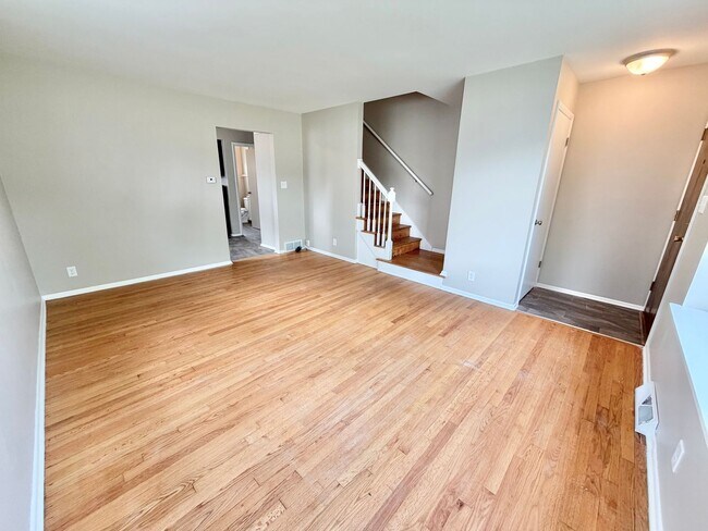 Building Photo - 6919-6921 West Brentwood Avenue East