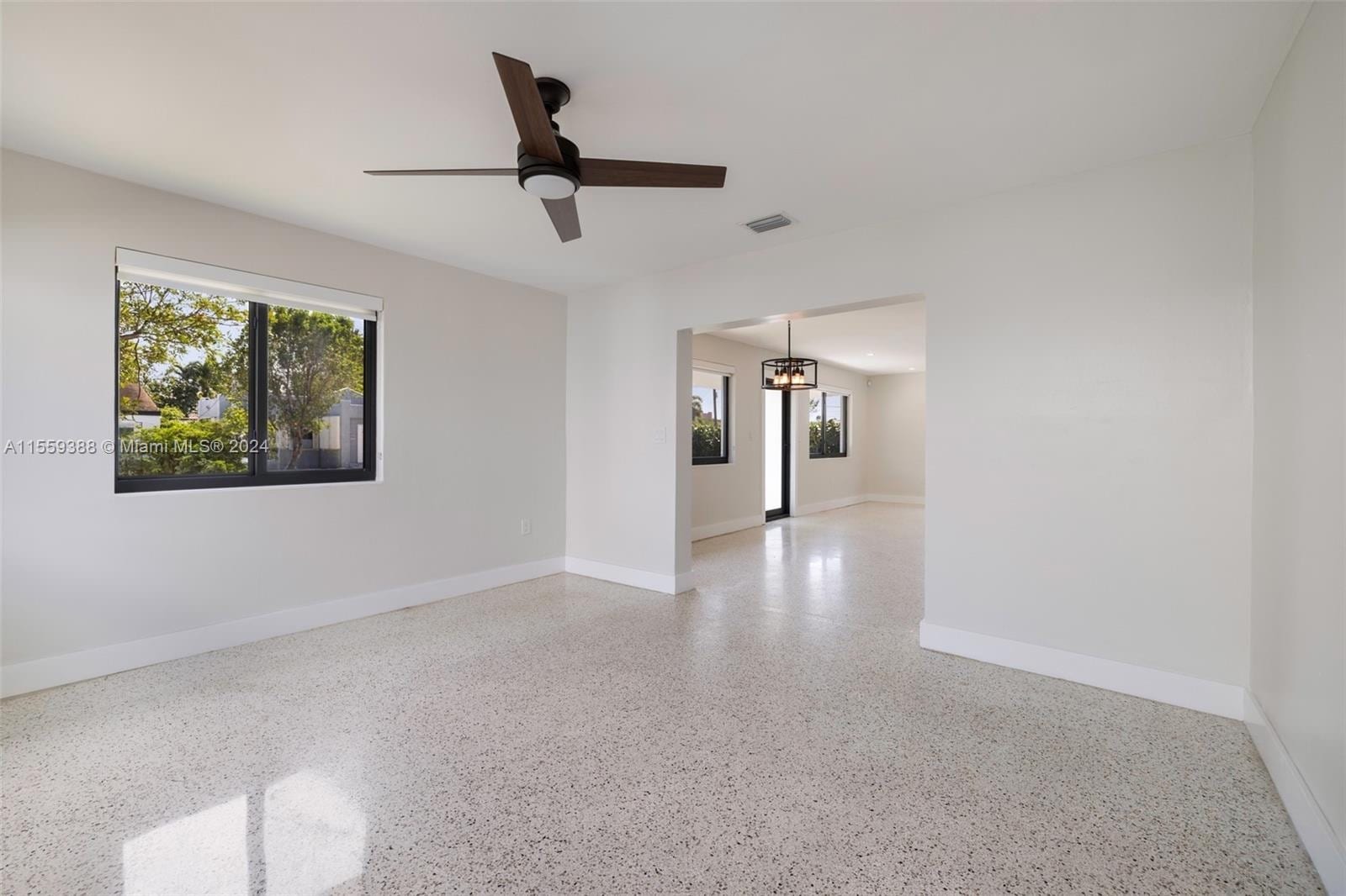 Building Photo - 2539 SW 20th St