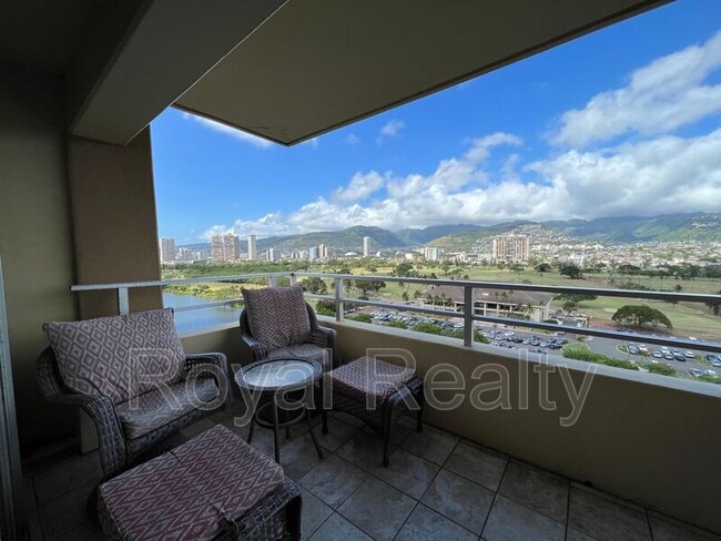 Building Photo - 2533 Ala Wai Blvd