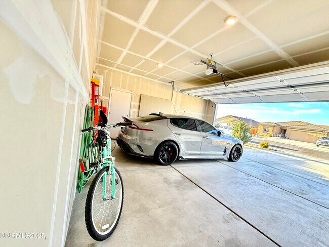 Building Photo - 1154 Alder Dr