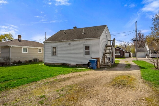 Building Photo - 816 Roosevelt St