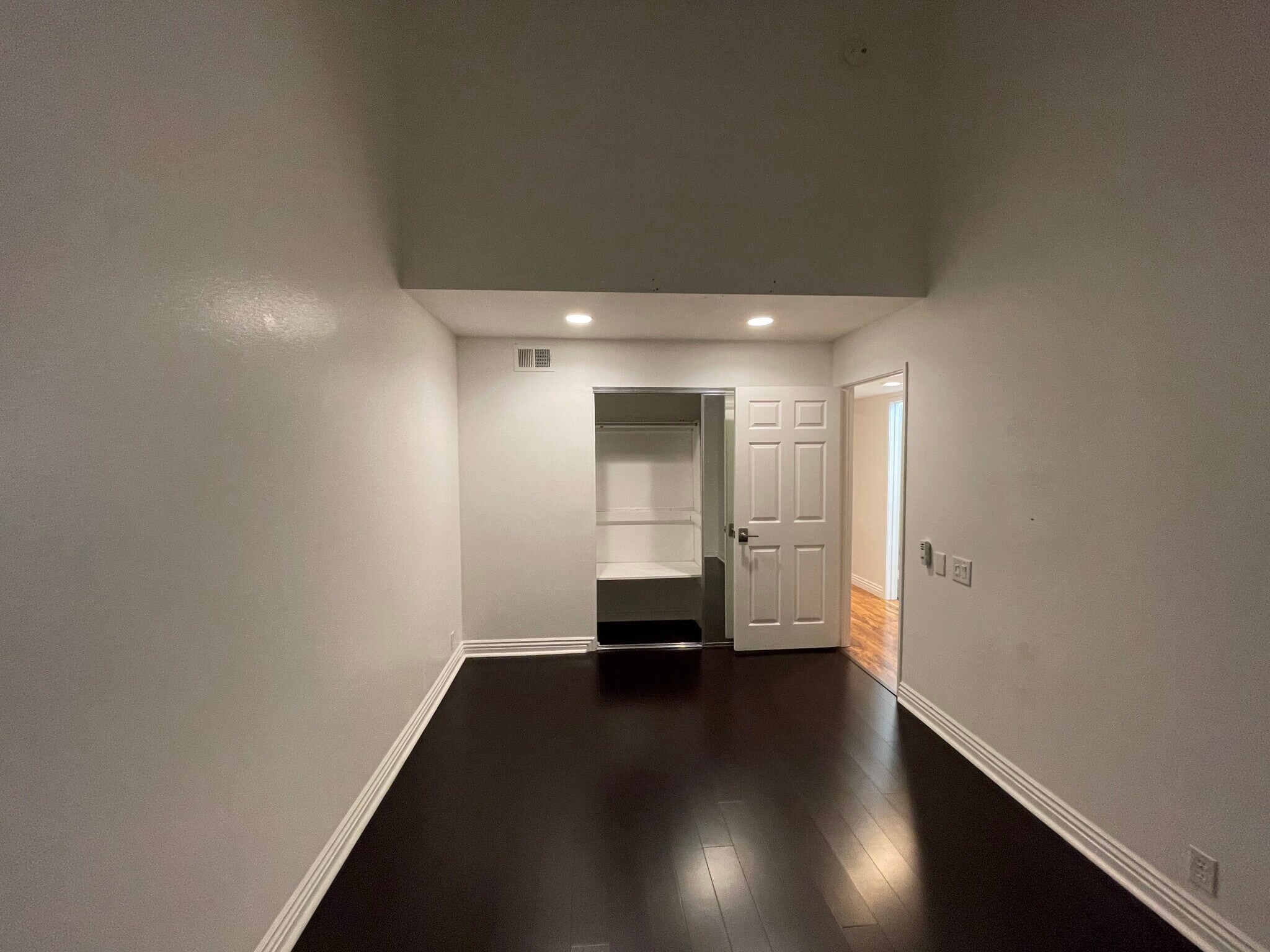 Building Photo - 305 Coral Reef Dr