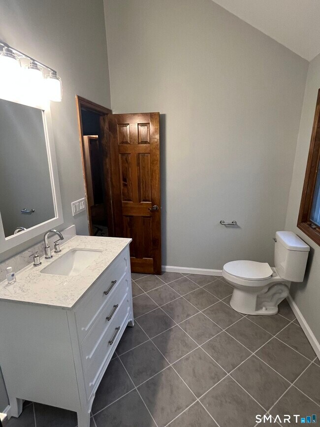 Building Photo - 14 Plymouth Ave